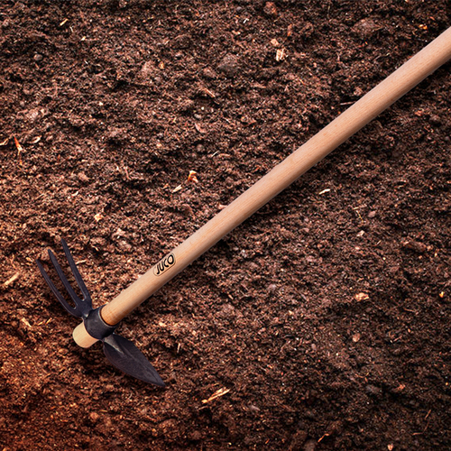 Narzędzia, które usprawnią przygotowanie gleby pod wysiew trawy